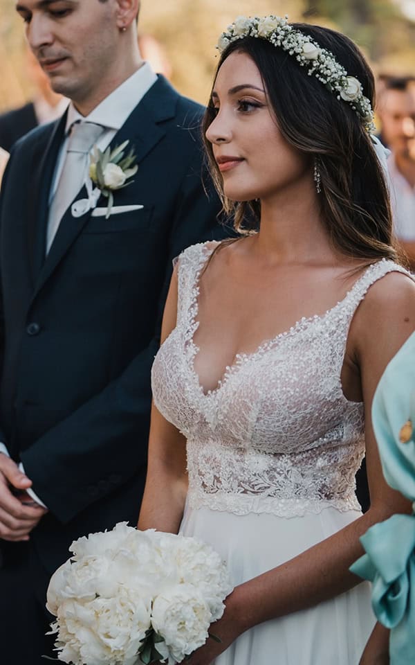 beautiful-summer-wedding-athens-white-blooms-lush-olive-leaves_02