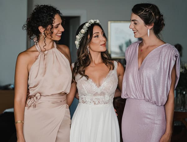 beautiful-summer-wedding-athens-white-blooms-lush-olive-leaves_03x