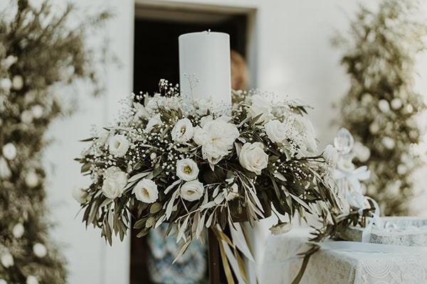 beautiful-summer-wedding-athens-white-blooms-lush-olive-leaves_10