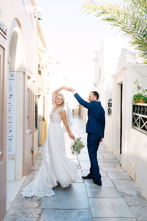 beautiful-summer-wedding-patra-romantic-white-florals_01x