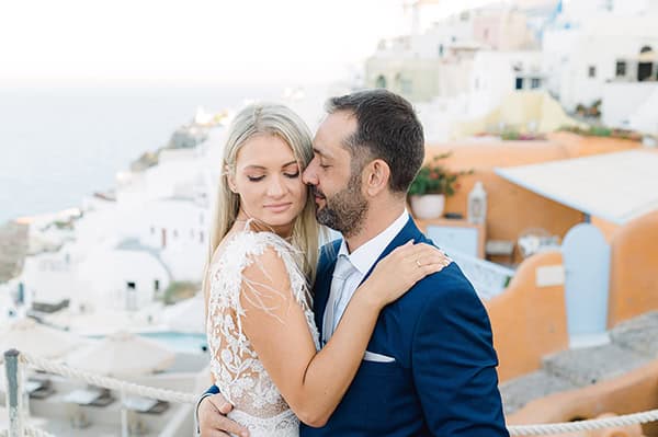 beautiful-summer-wedding-patra-romantic-white-florals_02