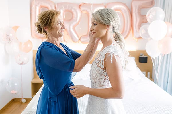 beautiful-summer-wedding-patra-romantic-white-florals_15