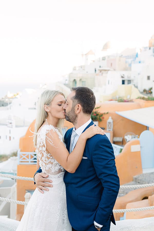 beautiful-summer-wedding-patra-romantic-white-florals_47x