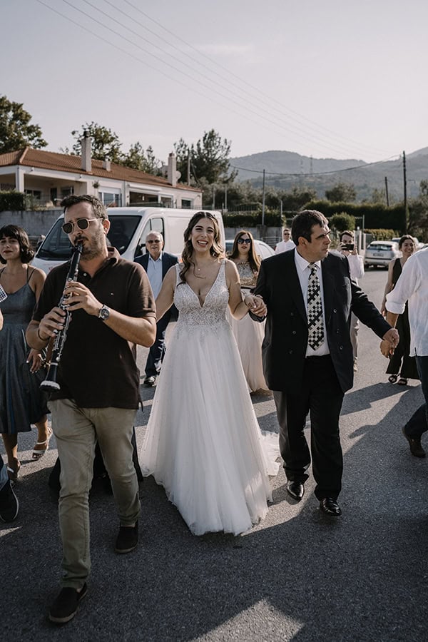 beautiful-summer-wedding-platamonas-roses-pastel-hues_10