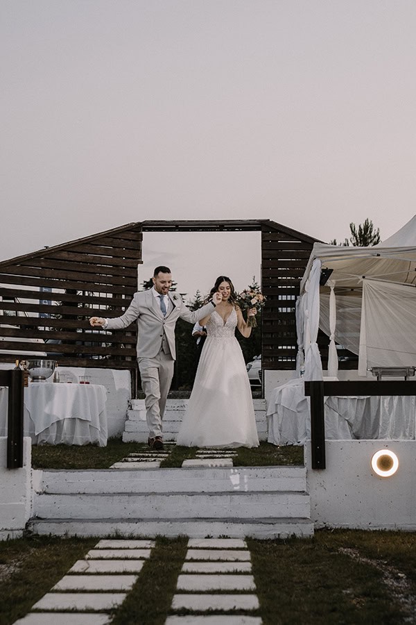 beautiful-summer-wedding-platamonas-roses-pastel-hues_22