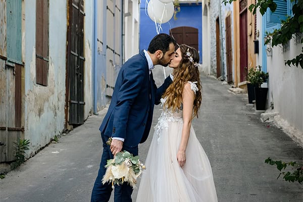 Μποέμ φθινοπωρινός γάμος στη Λευκωσία με pampas grass και τριαντάφυλλα σε παστέλ τόνους │ Μαρία & Νικόλας