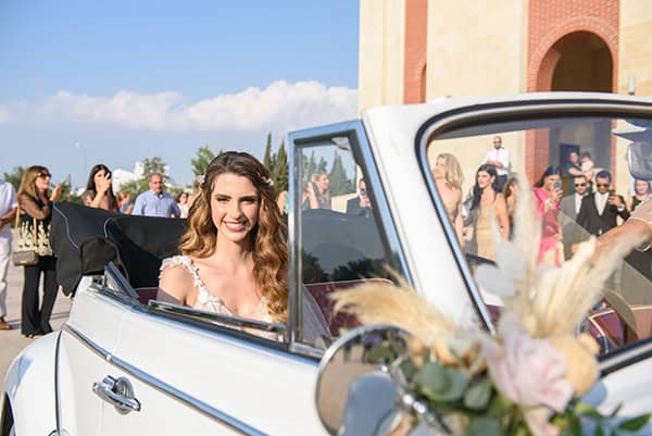 boho-fall-wedding-nicosia-pampas-grass-roses-pastel-tones_11