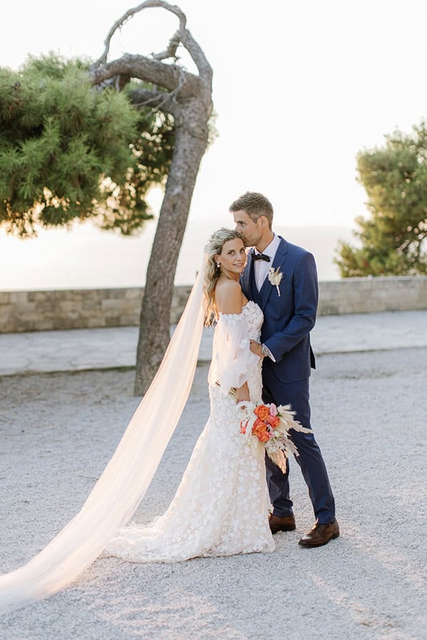 boho-summer-wedding-chania-florals-vivid-orange-tones-pampas-grass_01