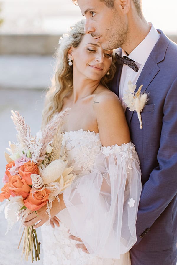 boho-summer-wedding-chania-florals-vivid-orange-tones-pampas-grass_02