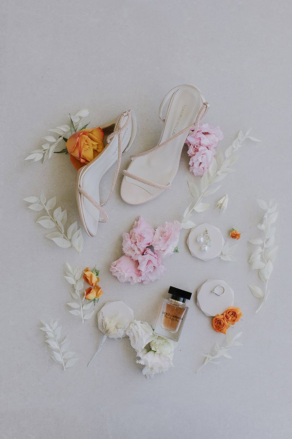 boho-summer-wedding-chania-florals-vivid-orange-tones-pampas-grass_06