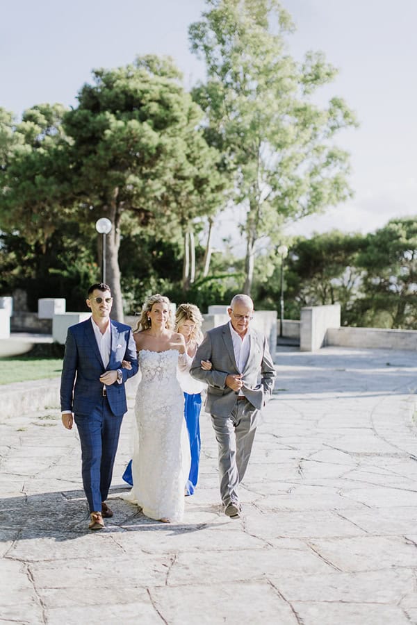 boho-summer-wedding-chania-florals-vivid-orange-tones-pampas-grass_14