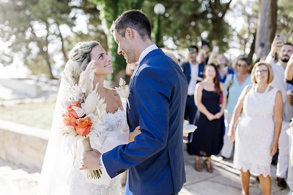 boho-summer-wedding-chania-florals-vivid-orange-tones-pampas-grass_15