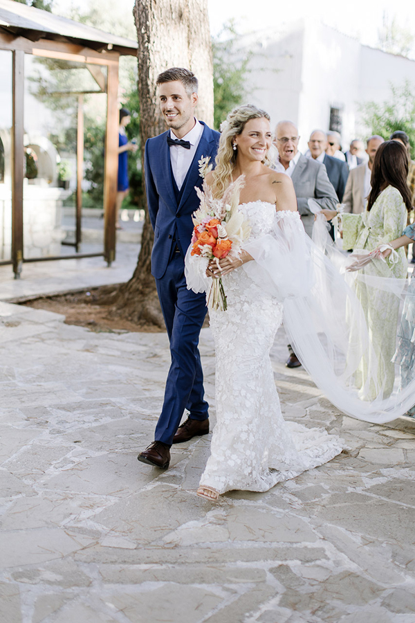 boho-summer-wedding-chania-florals-vivid-orange-tones-pampas-grass_16