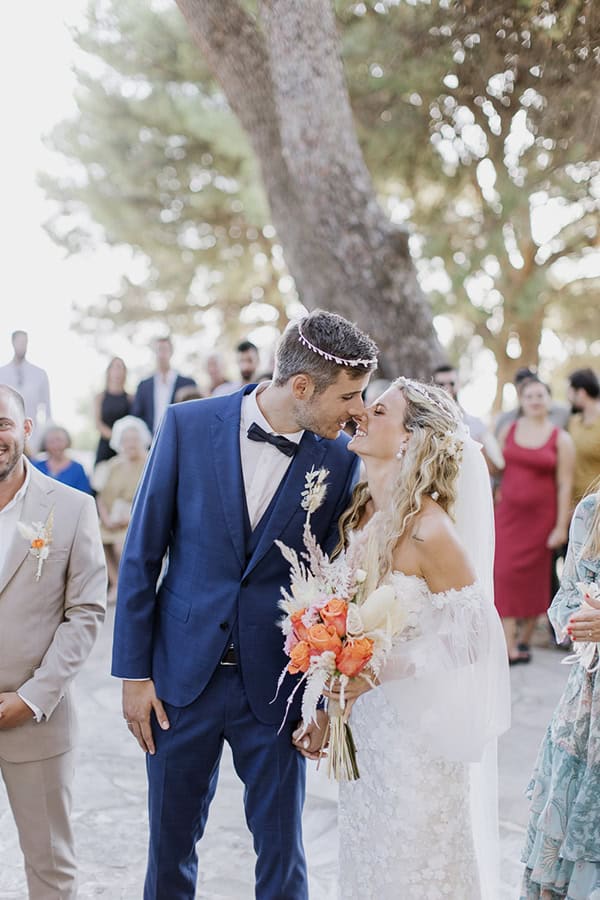 boho-summer-wedding-chania-florals-vivid-orange-tones-pampas-grass_22