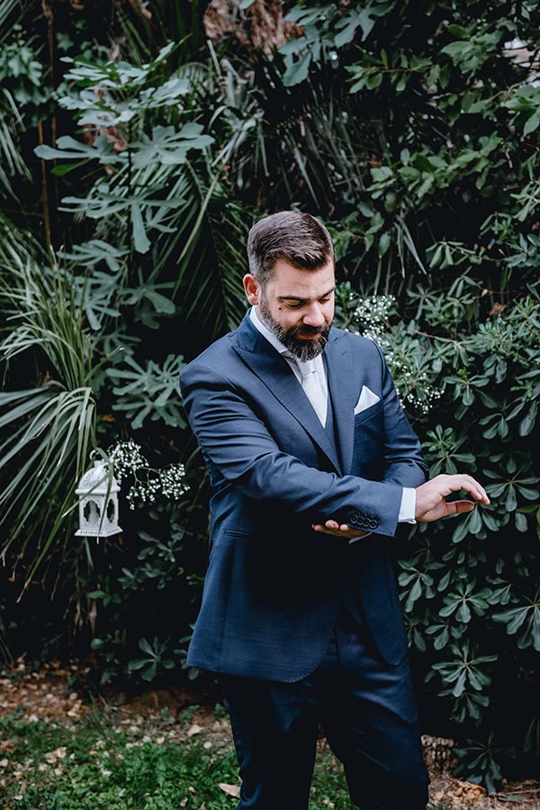 colorful-fall-wedding-athens-chrysanthemum-sunflowers_06