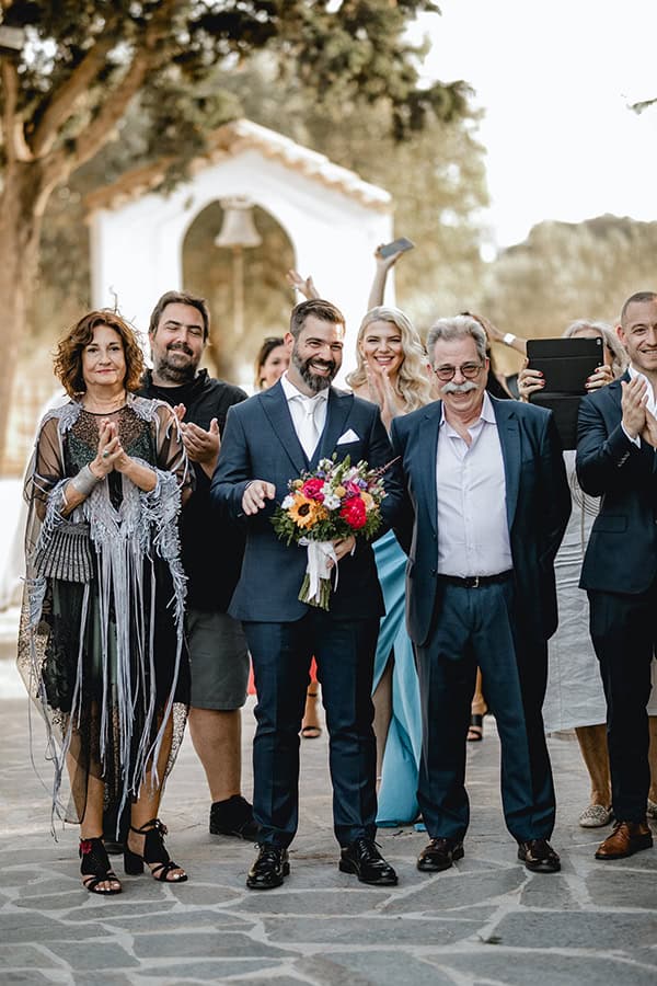 colorful-fall-wedding-athens-chrysanthemum-sunflowers_16