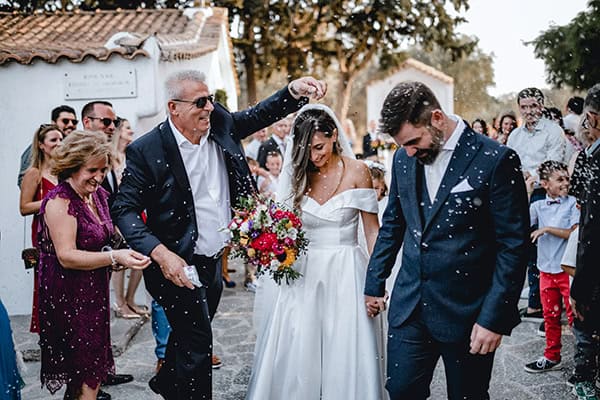 colorful-fall-wedding-athens-chrysanthemum-sunflowers_21x