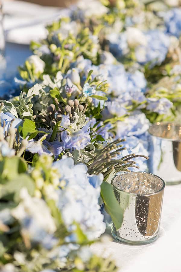 dreamy-summer-wedding-light-blue-hydrangeas-white-romantic-blooms_32x