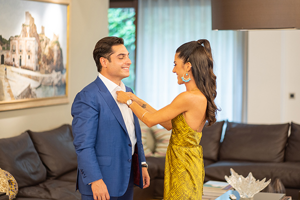 fairytale-summer-wedding-colorful-flowers-next-to-beach_07