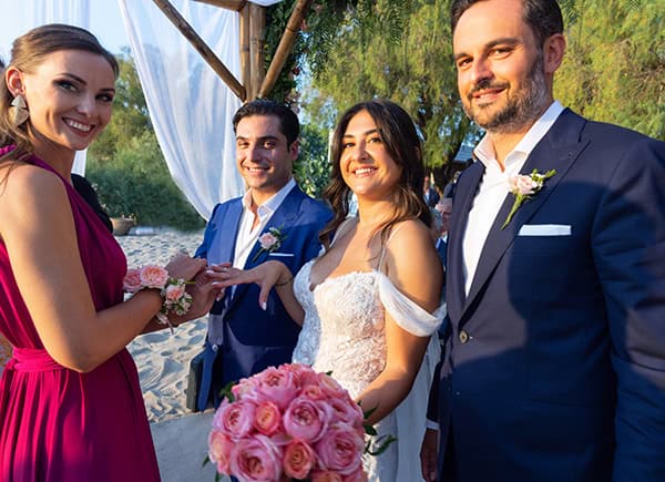 fairytale-summer-wedding-colorful-flowers-next-to-beach_23