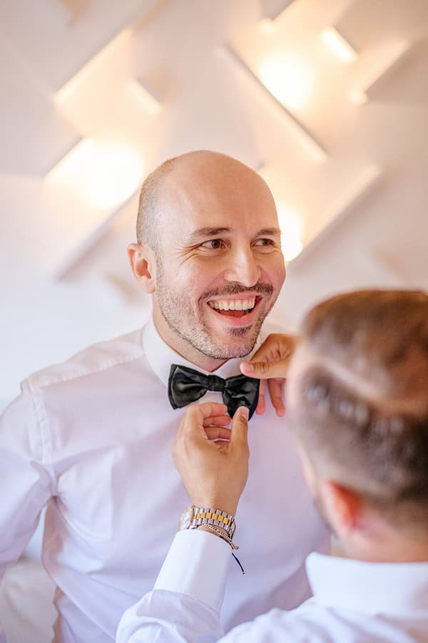 lovely-fall-wedding-galazia-akti-white-hydrangeas-somon-anthurium_10