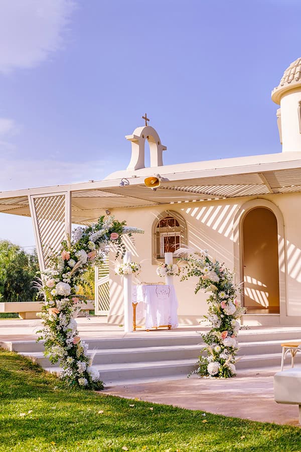 lovely-fall-wedding-galazia-akti-white-hydrangeas-somon-anthurium_13x