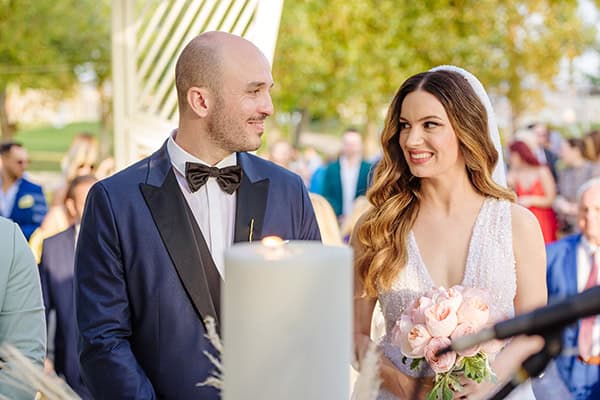 lovely-fall-wedding-galazia-akti-white-hydrangeas-somon-anthurium_27