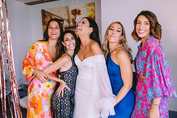 lovely-fall-wedding-hydrangeas-roses-light-shades_18