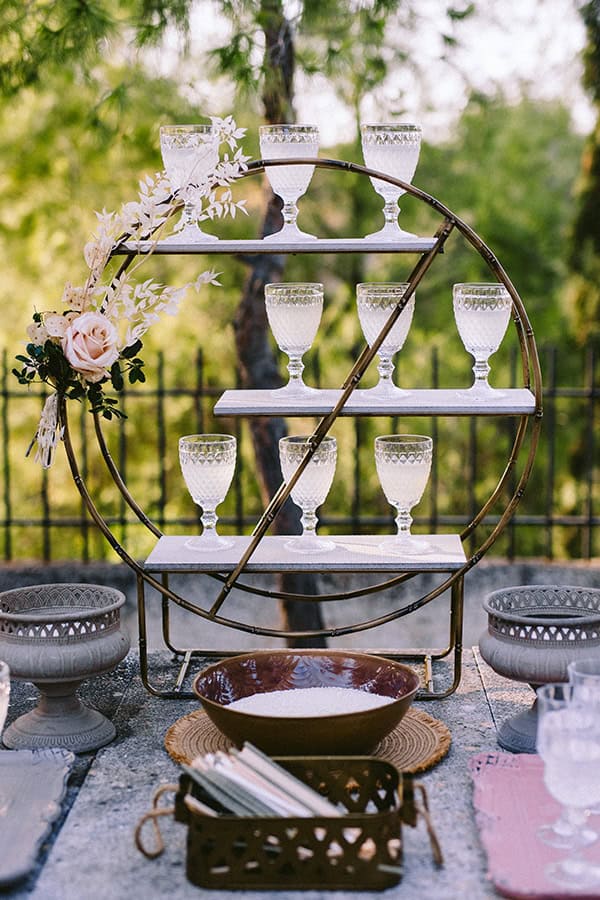 lovely-fall-wedding-hydrangeas-roses-light-shades_24