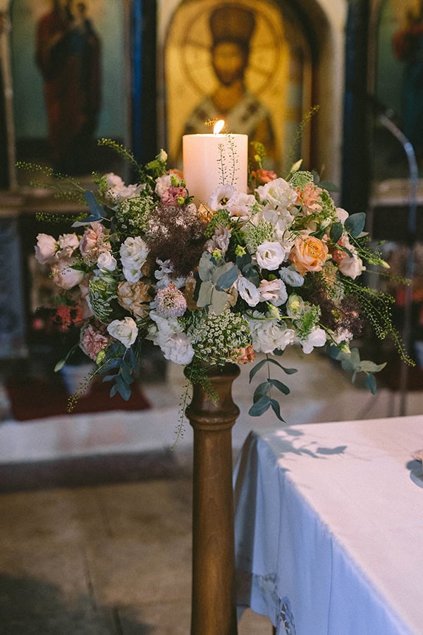 lovely-fall-wedding-hydrangeas-roses-light-shades_25