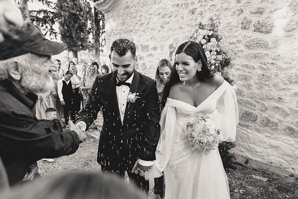 lovely-fall-wedding-hydrangeas-roses-light-shades_37