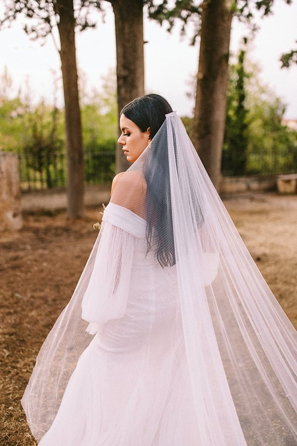 lovely-fall-wedding-hydrangeas-roses-light-shades_85