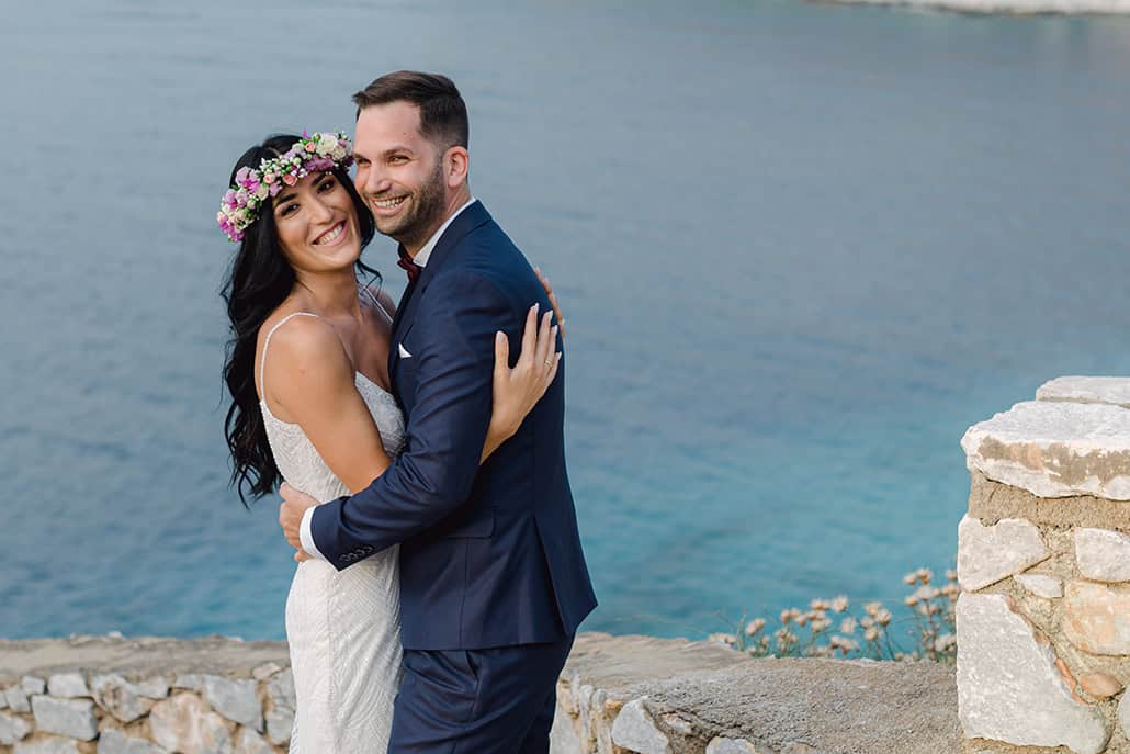 Υπέροχος καλοκαιρινός γάμος στην Πάτρα με ελιά και λευκές ορχιδέες │ Κωνσταντίνα & Σταύρος