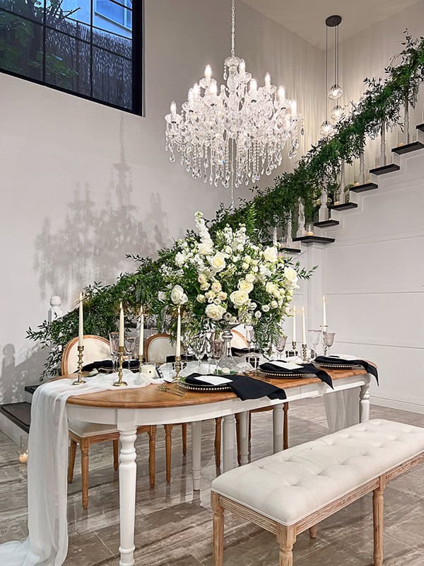 luxurious-styled-shoot-white-florals-gold-details_02x