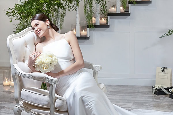 luxurious-styled-shoot-white-florals-gold-details_16