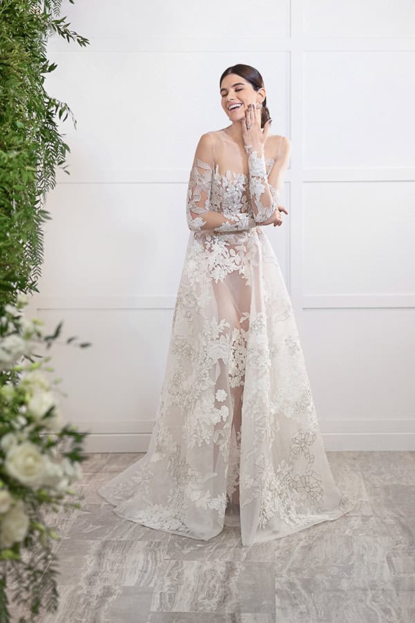 luxurious-styled-shoot-white-florals-gold-details_17x