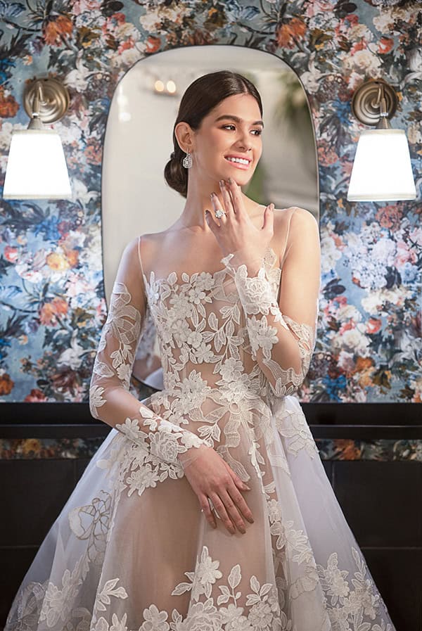 luxurious-styled-shoot-white-florals-gold-details_22