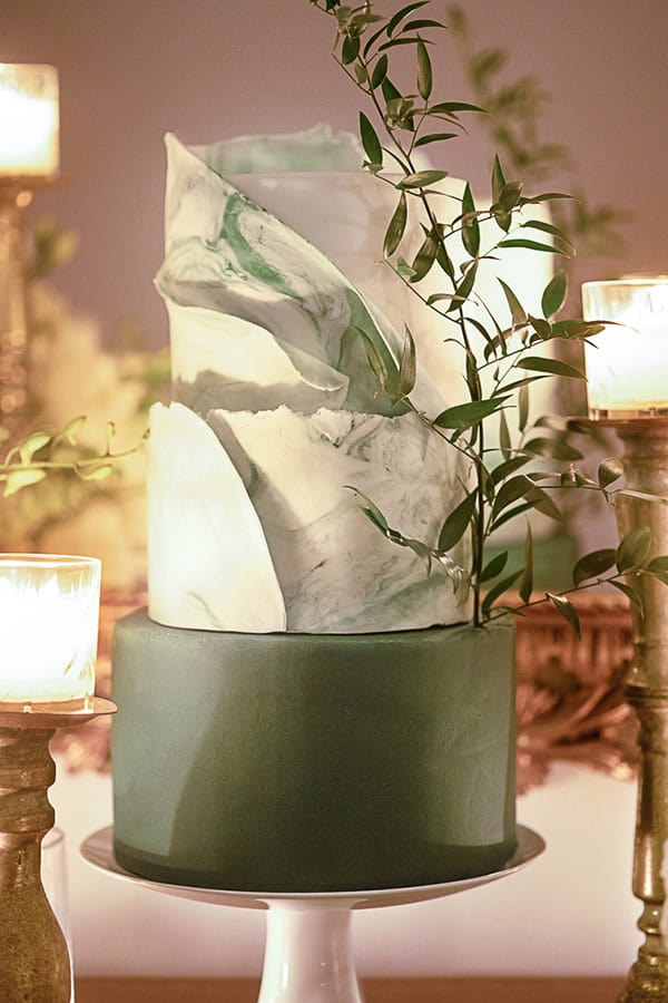 luxurious-styled-shoot-white-florals-gold-details_38x