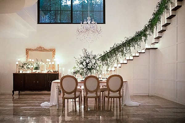 luxurious-styled-shoot-white-florals-gold-details_41