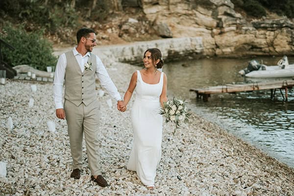 outdoor-summer-wedding-corfu-white-blooms-lush-olive-leaves_01