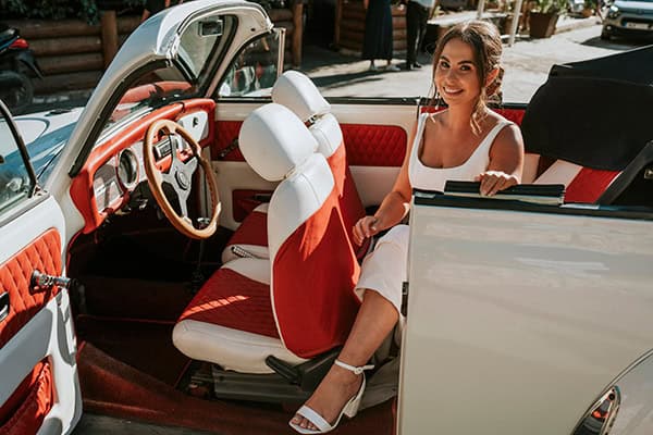 outdoor-summer-wedding-corfu-white-blooms-lush-olive-leaves_21