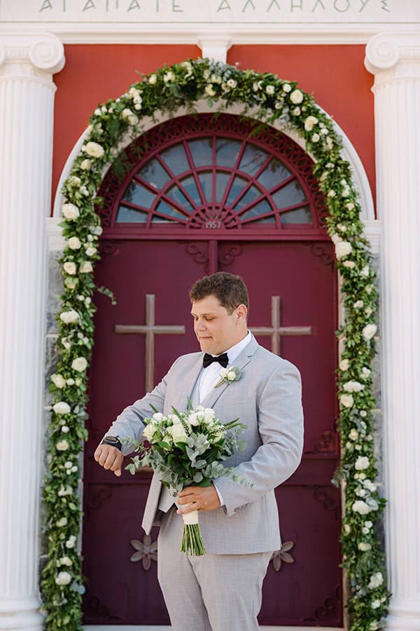 romantic-fall-wedding-kefalonia-eucalyptus-white-flowers_11