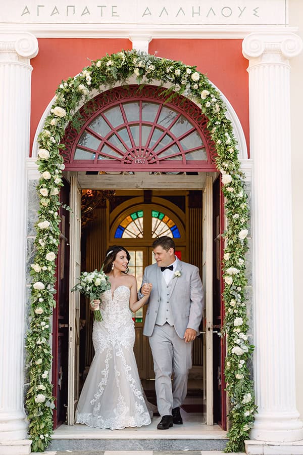 romantic-fall-wedding-kefalonia-eucalyptus-white-flowers_17