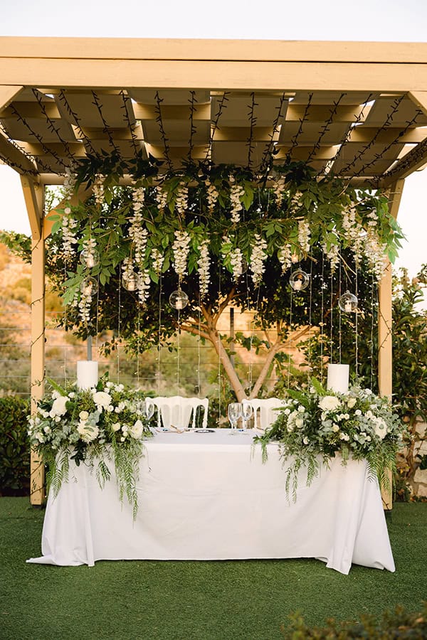romantic-fall-wedding-kefalonia-eucalyptus-white-flowers_21