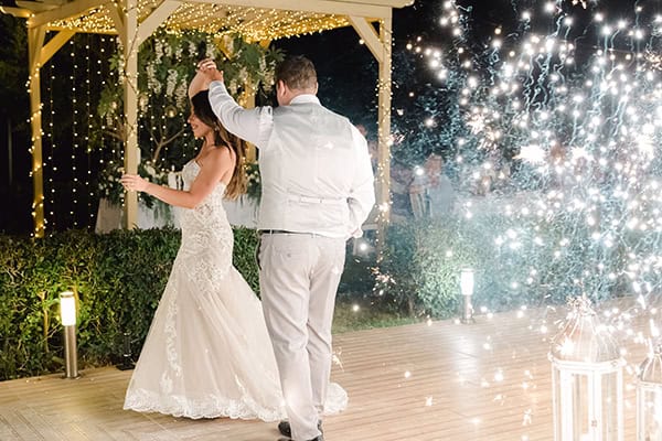 romantic-fall-wedding-kefalonia-eucalyptus-white-flowers_31