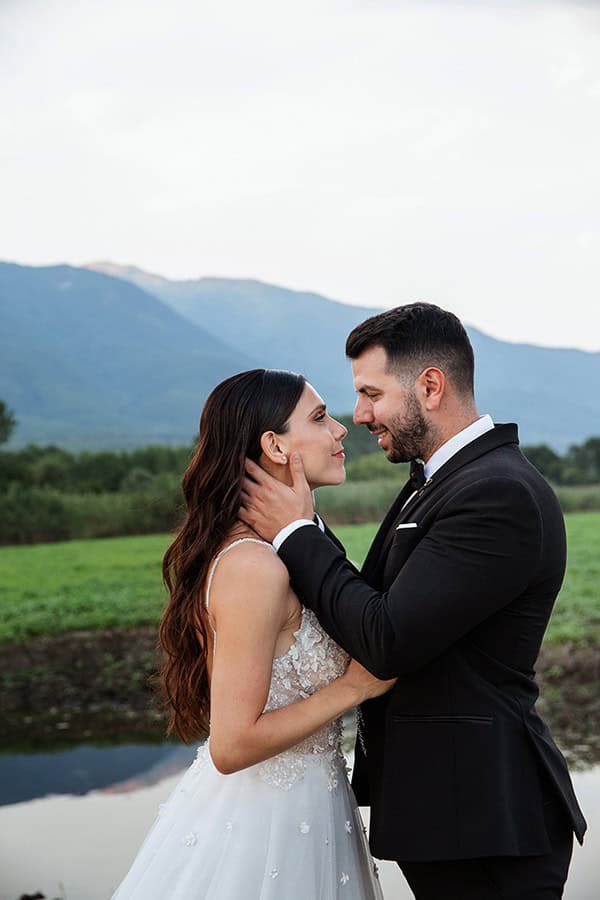 romantic-next-day-session-natural-backdrop_02x