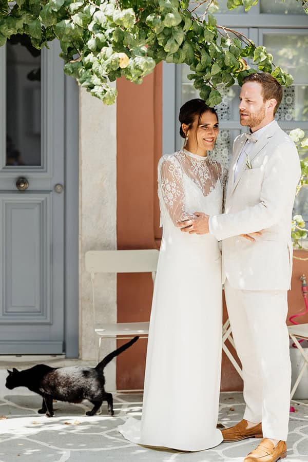 simply-chic-wedding-naxos-white-roses-olive-leaves_29x