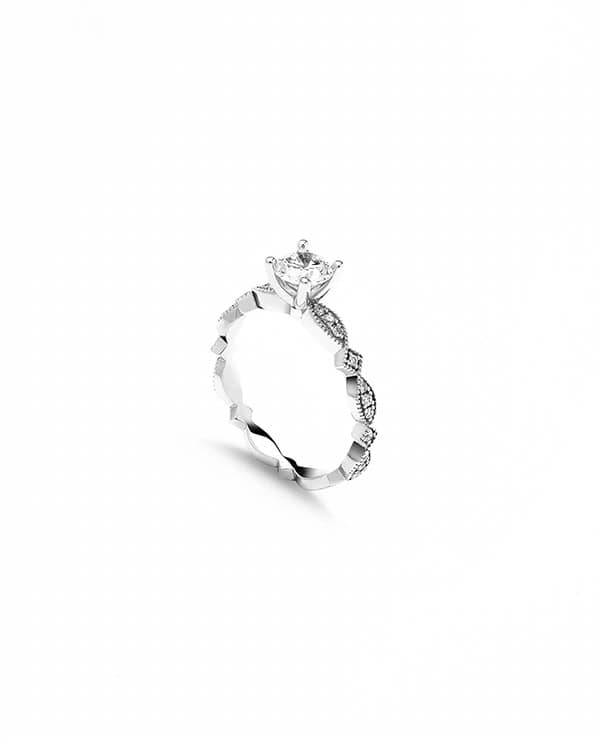 Εντυπωσιακό μονόπετρο από Spanos Fine Jewelry