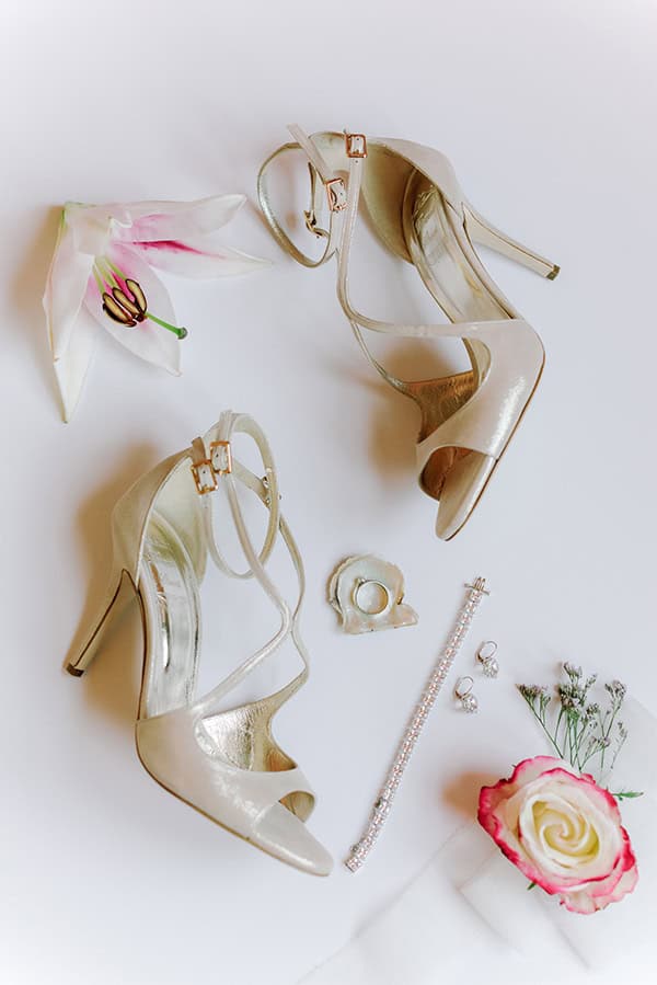 summer-wedding-hatzi-mansion-romantic-roses-hydrangeas-white_13