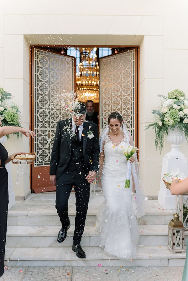 summer-wedding-hatzi-mansion-romantic-roses-hydrangeas-white_31